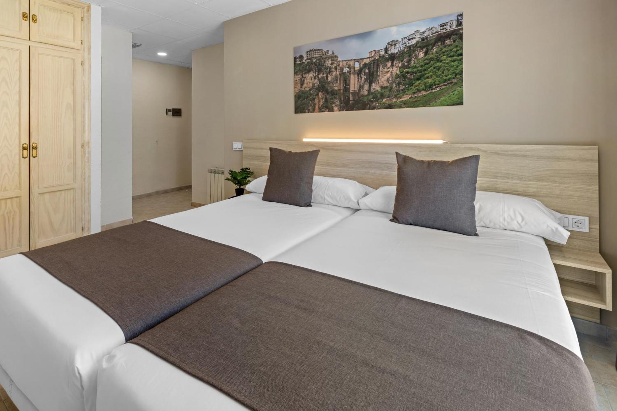 Hotel Vas Malaga Ciudad Esterno foto